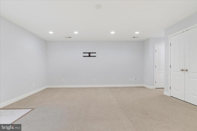 Building Photo - 132A Pineview Ave