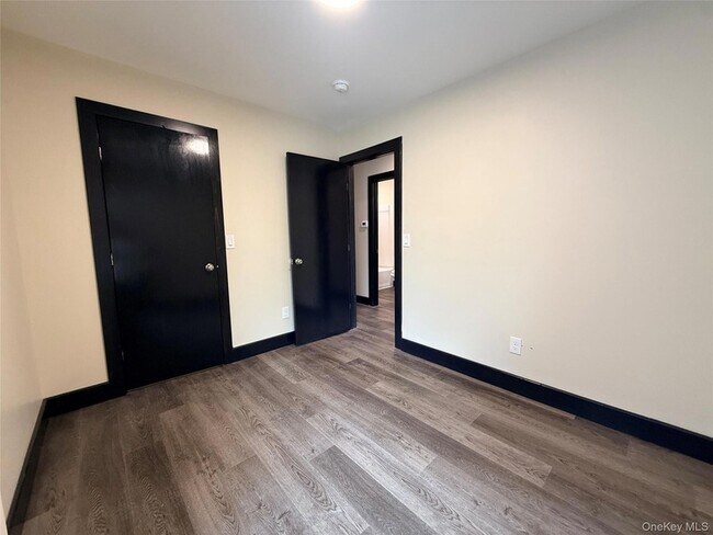 Building Photo - 268 Carpenter Ave