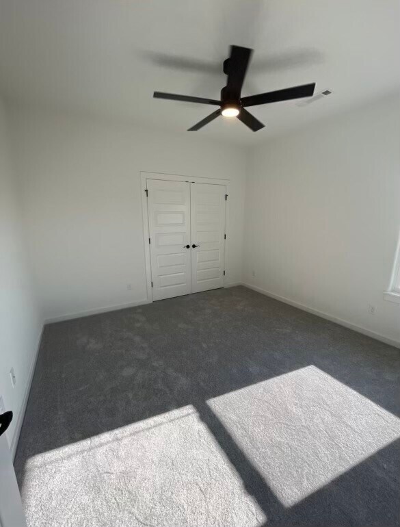 Building Photo - 5837 Lavender Ave