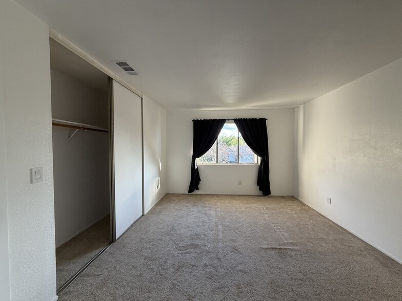 Building Photo - 3641 Clayton Rd