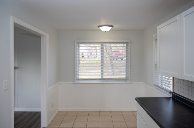 Building Photo - 3244 Marion Rd SE