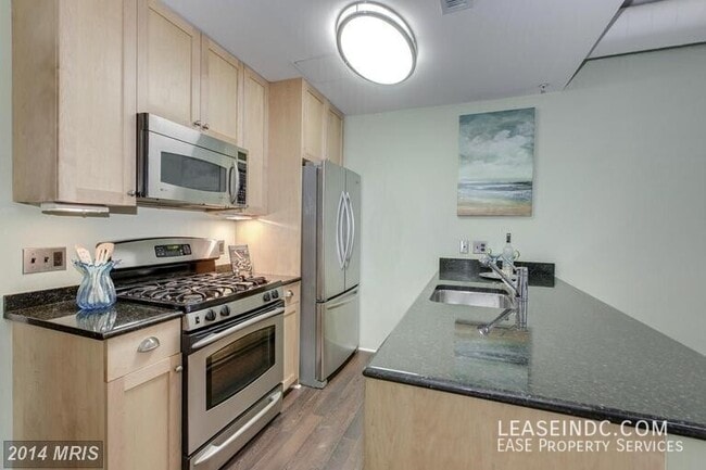 Building Photo - 809 6th St NW