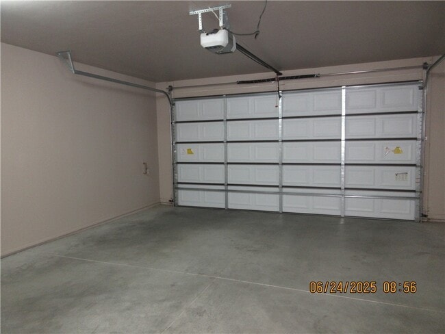Building Photo - 3526 N Irving St