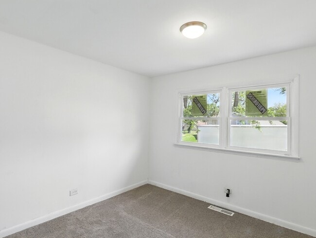Building Photo - 17704 Grandview Dr
