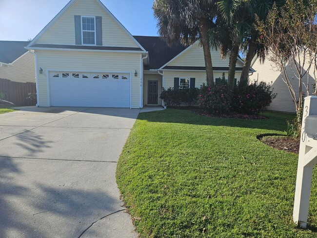 Building Photo - 350 Hanna Dr