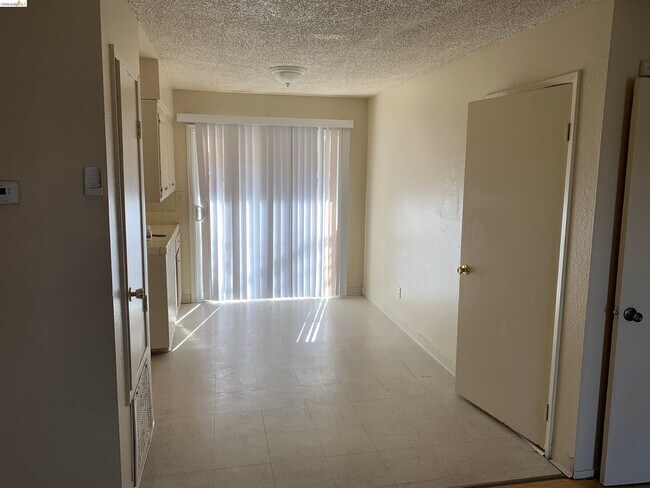 Building Photo - 742 Ponce De Leon Ave
