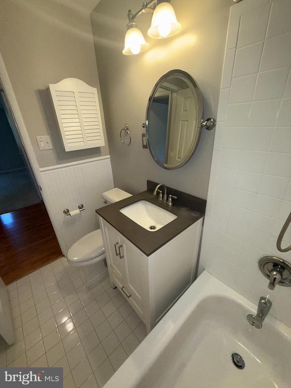 Building Photo - 2659 S Walter Reed Dr