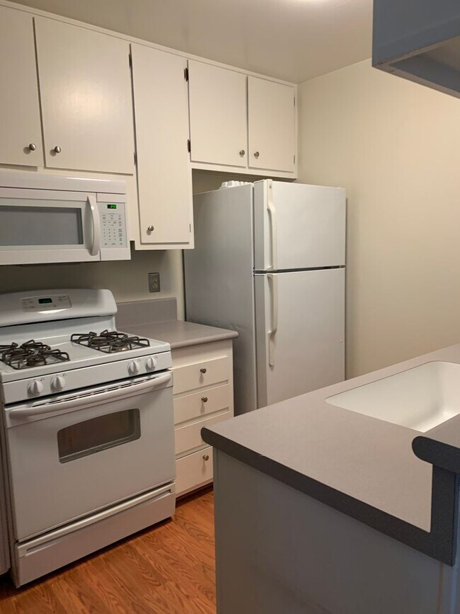 Building Photo - SINGLE STORY CONDO LOCATED IN NORTHEAST DAVIS