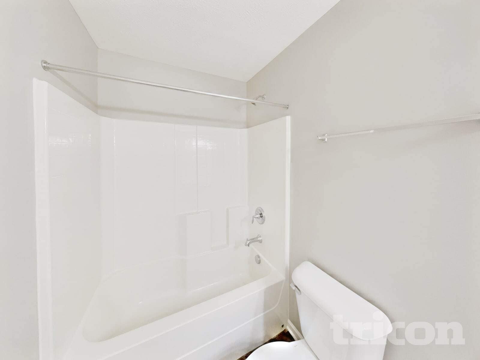 Building Photo - 1637 Robindale Dr