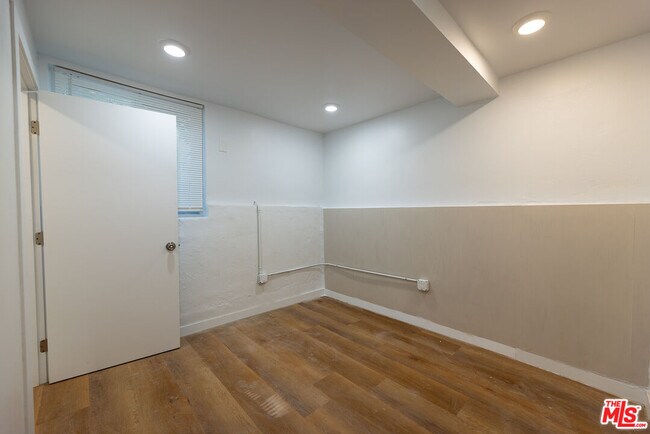 Building Photo - 1420 Alvarado Terrace