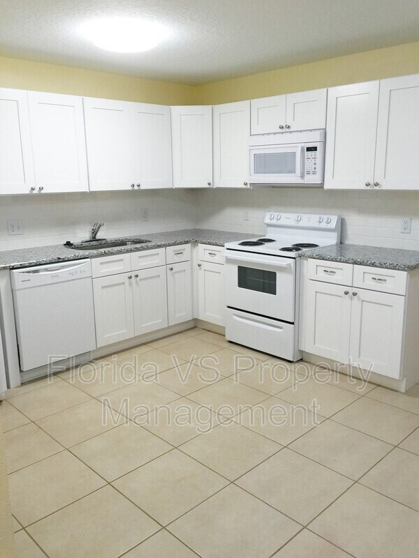 Building Photo - 332 Dundee Dr