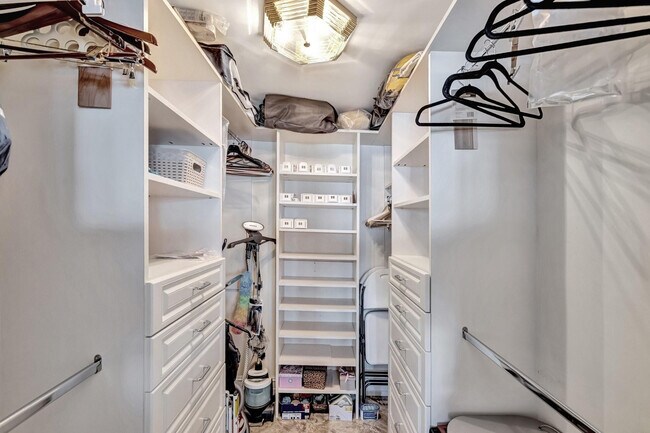 Building Photo - 2100 S Ocean Dr