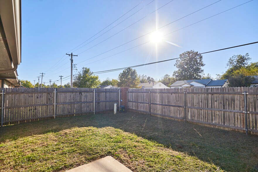 Building Photo - 5219 Oakwood Villas Ct