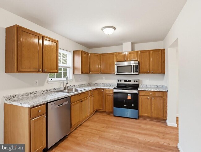 Building Photo - 7203 Rutherford Green Cir