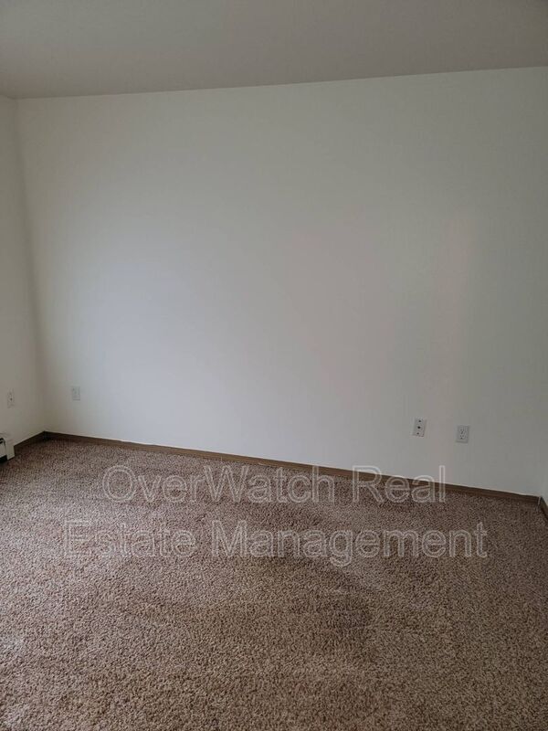 Building Photo - 3405 Oregon Dr