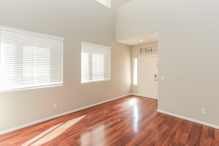 Building Photo - 4512 Sandstone Vista Ct