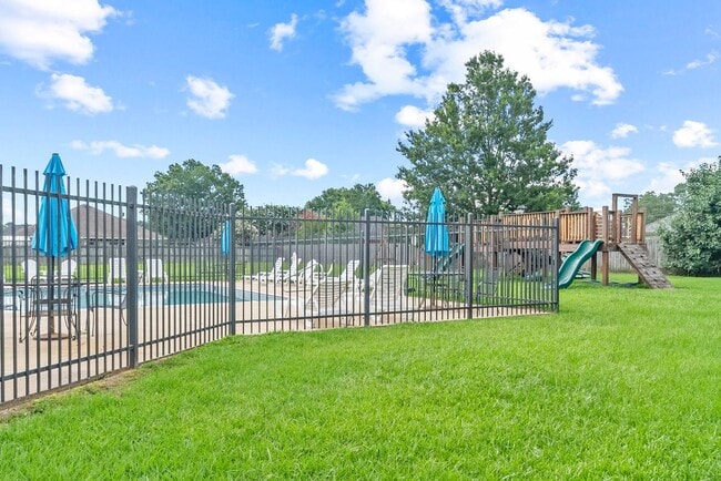 Building Photo - Nice 3 Bed 2 Bath Home! Available Now!