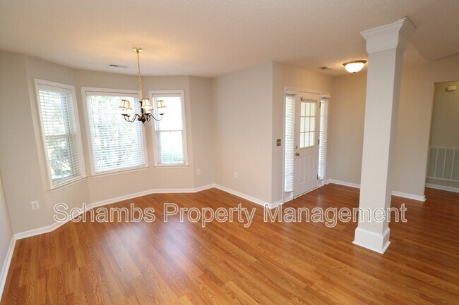 Building Photo - 305 Firefly Rd