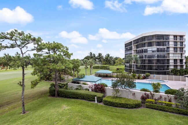 Building Photo - 5279 Fountains Dr S