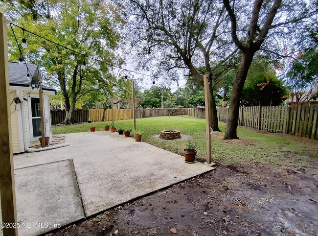 Building Photo - 13636 Capistrano Dr S