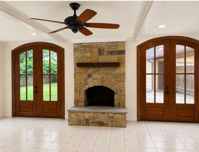 Building Photo - 6918 Marisol Dr