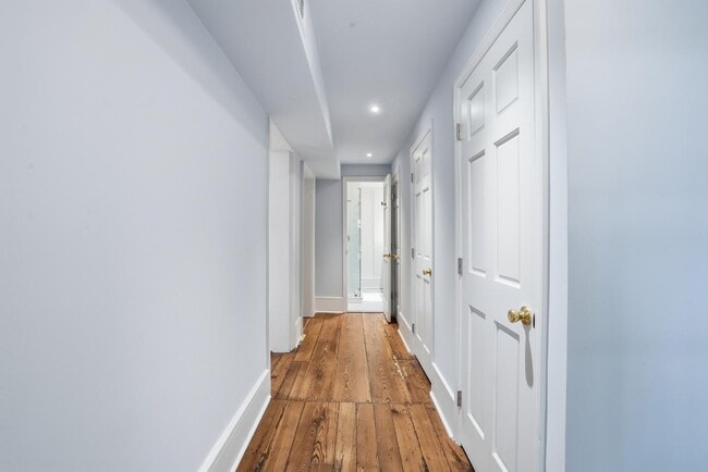 Building Photo - 705 Barnard St