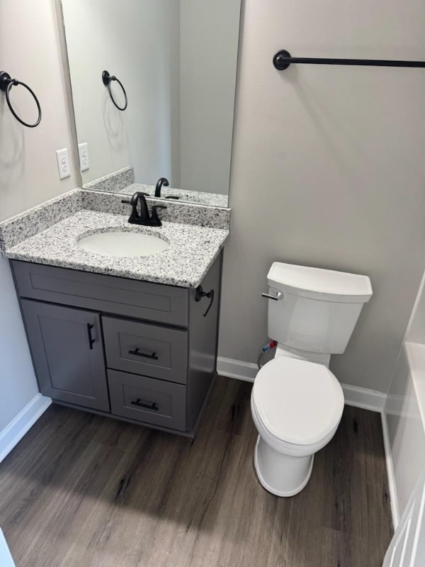 Building Photo - 402 E Bledsoe St