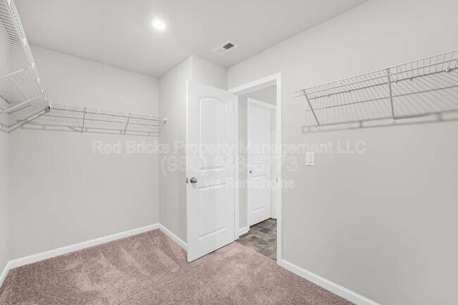 Building Photo - 2201 Lavender Mdws Ct