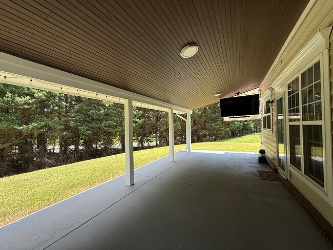 Building Photo - Newly Remodeled 4BD, 2.5BA Raleigh Home wi...