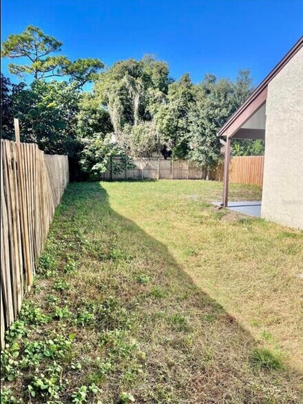 Back yard - 2734 Hunt Club Ln