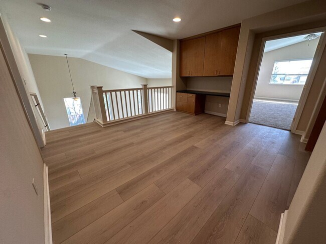 Building Photo - Gorgeous 6 Bedroom, 3 Bath Antioch Home