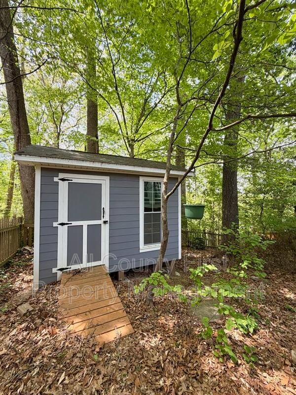 Building Photo - 2438 Kings Arms Dr