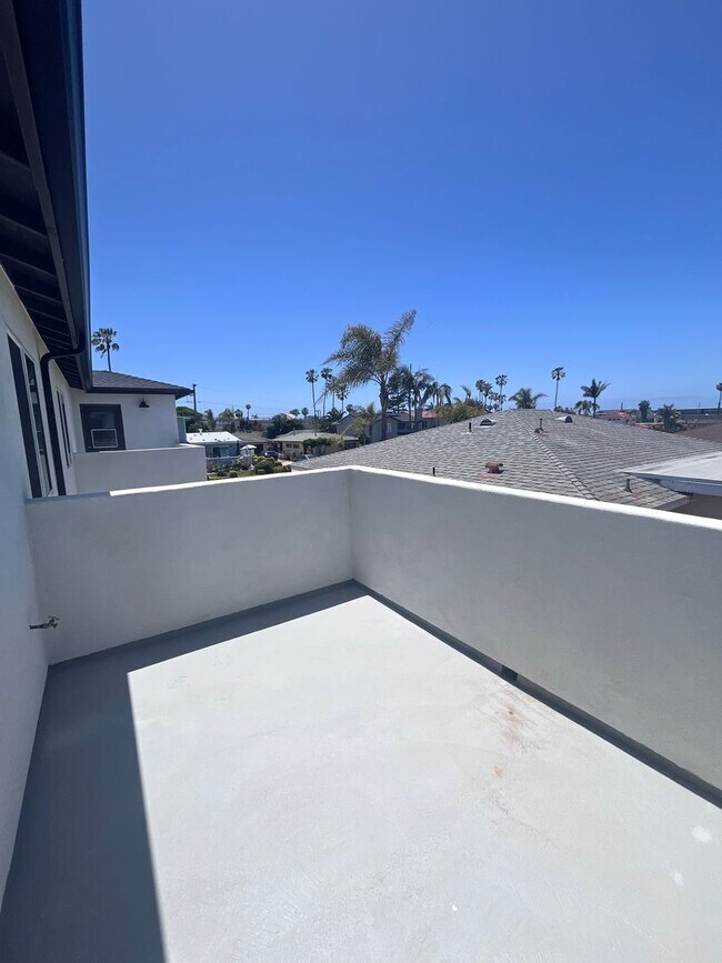 Building Photo - 202-204 Calla Avenue