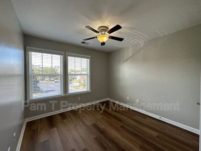 Building Photo - 106 Sonata Cir