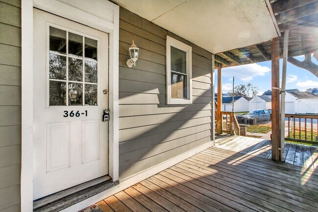 Building Photo - 366 High St