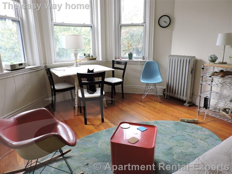 Building Photo - 74 Kirkland St