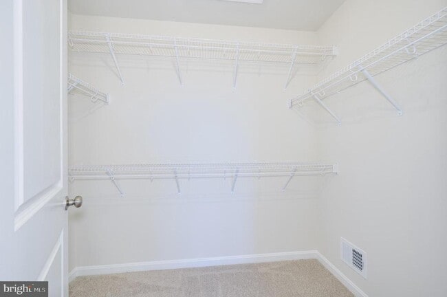 Building Photo - 450 Seeback Dr