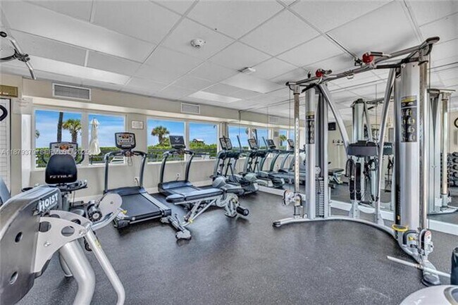 Building Photo - 5005 Collins Ave