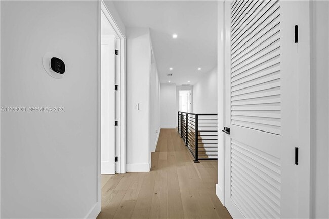 Building Photo - 2710 SW 34th Ave