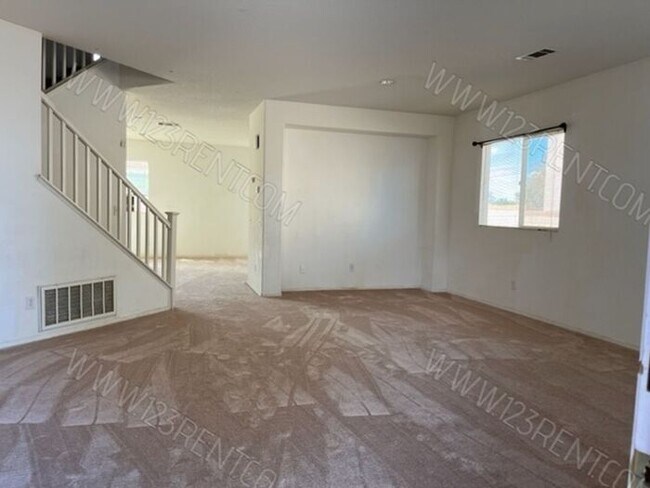 Building Photo - 5BR/2.5 BA 2 Story Home in Lancaster East