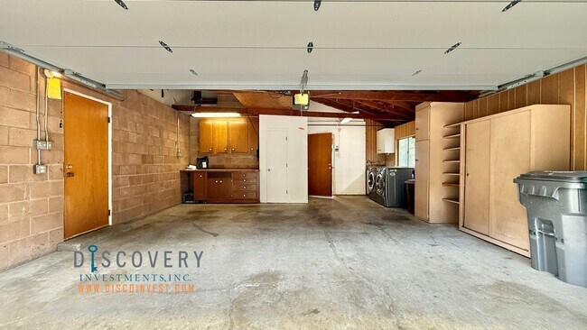 Building Photo - Mid-Century Modern 3 Bedroom Home in Montclair