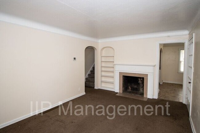 Building Photo - Beautiful 3 Bedroom house in South Euclid!