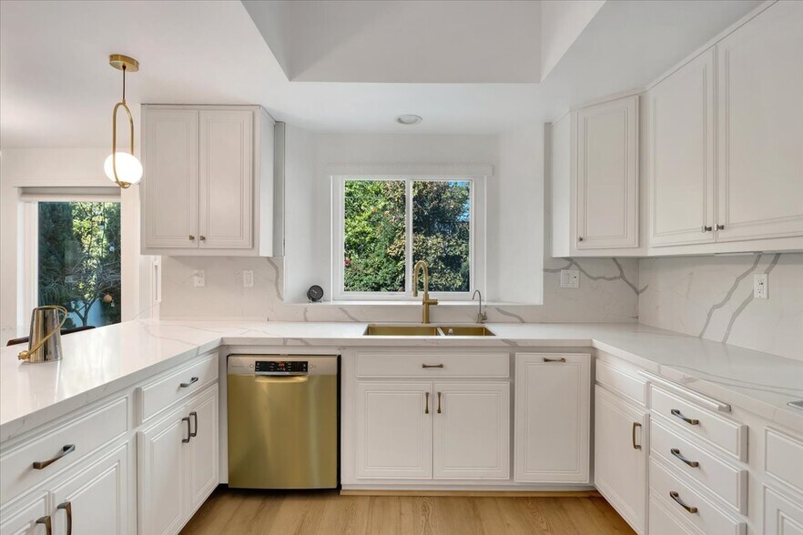 Building Photo - 7939 W 80th St