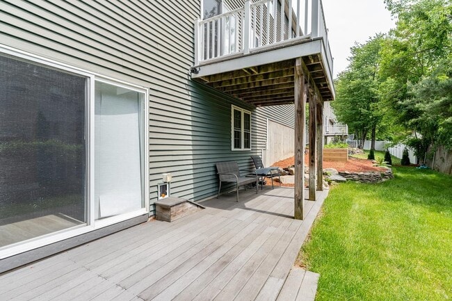 Building Photo - 5 Lowther Pl