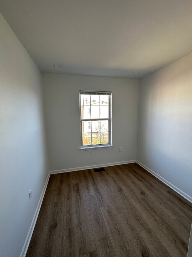 Building Photo - 6655 Musgrave St