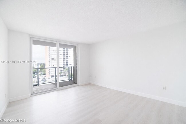 Building Photo - 1351 NE Miami Gardens Dr