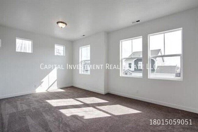 Building Photo - 4692 Camellia Ln