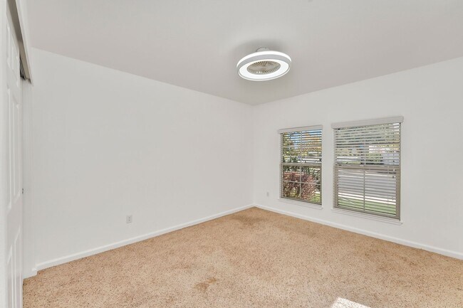 Building Photo - 10000 Shana Way