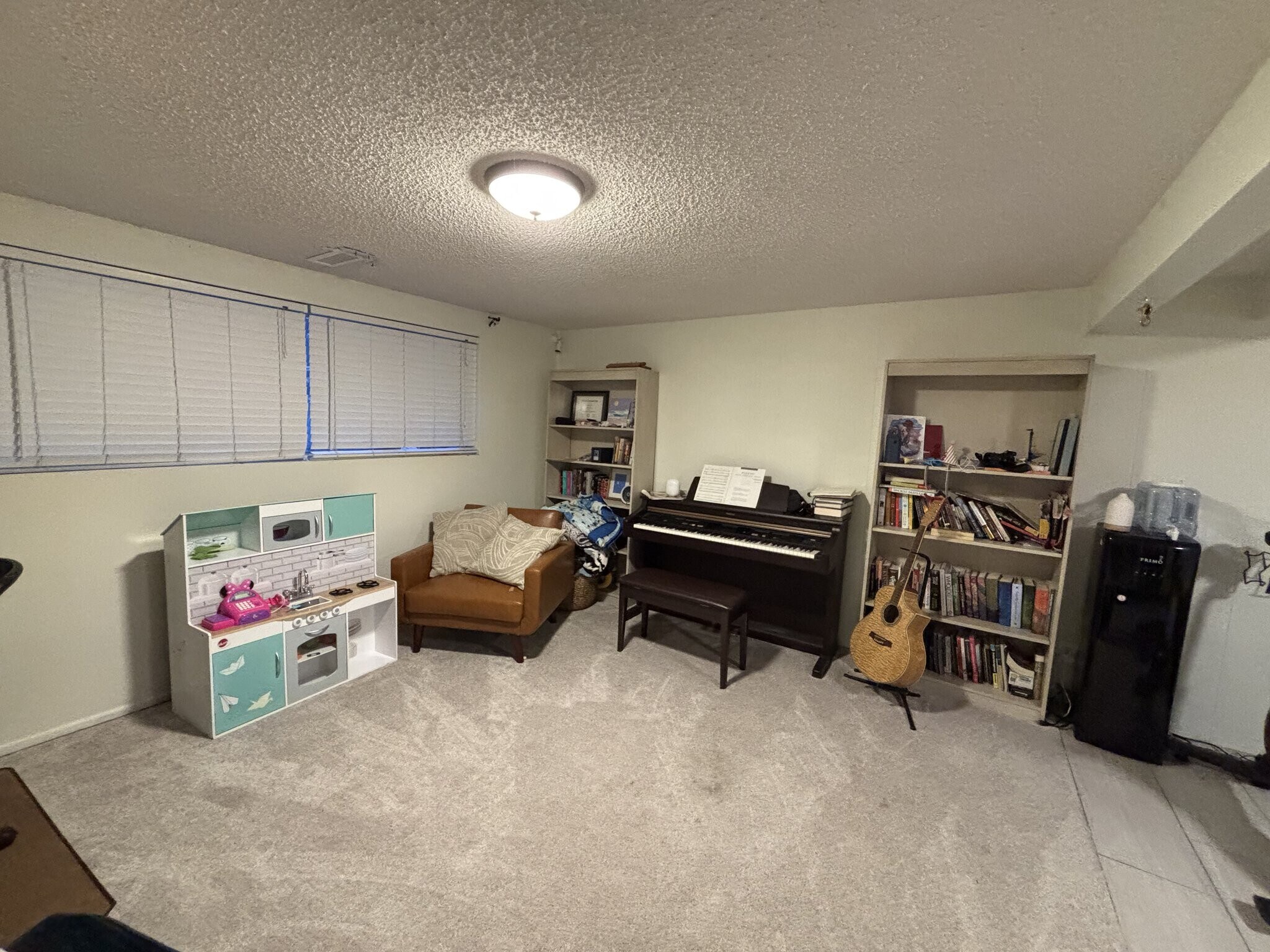 Building Photo - 125 W 8710 S