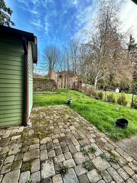 Building Photo - 1030 NE Coco Ct